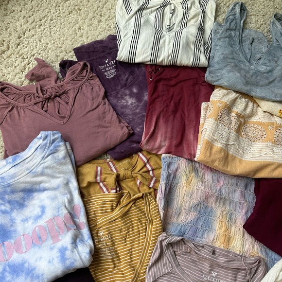 American Eagle Tops Bundle - Picture 3 of 3